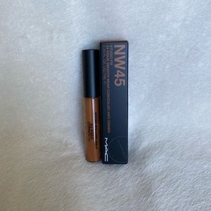 Studio Fix 24-Hour Smooth Wear Concealer - NW45